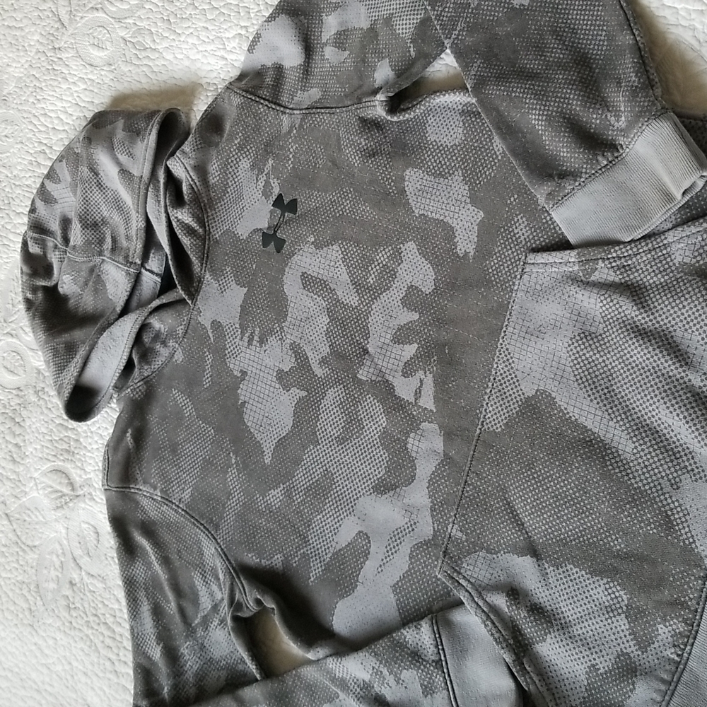 UNDER ARMOUR CAMO HOODIE